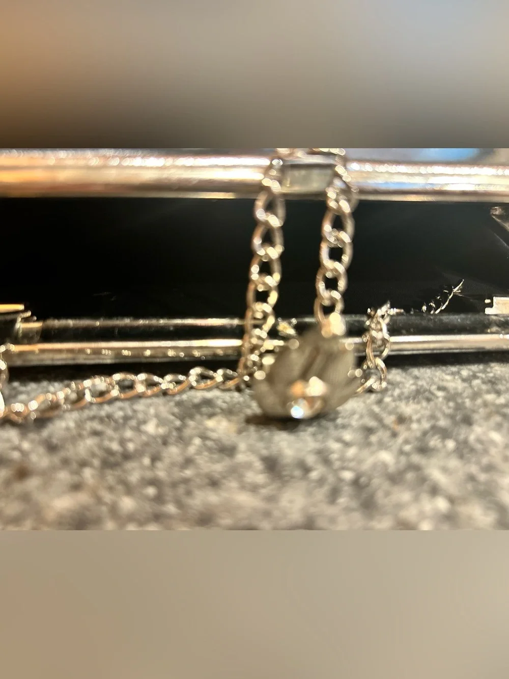 Vintage Silver Metallic Women’s Clutch Bag wristlet chain Evening purse crystal